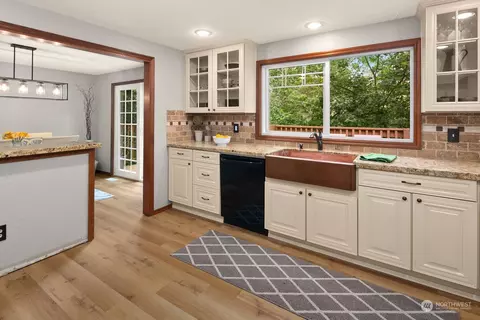 Kitchen - 23211 3rd Ave SE, Bothell, WA 98021 photo 2 of 2