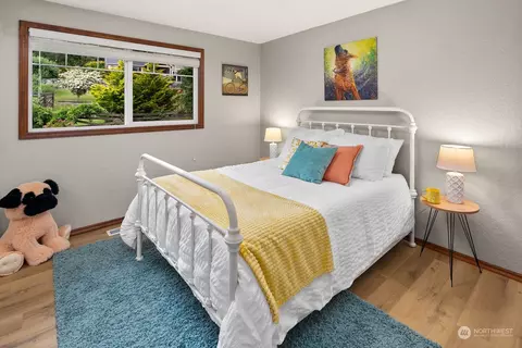 Bedroom - 23211 3rd Ave SE, Bothell, WA 98021 photo 3 of 4