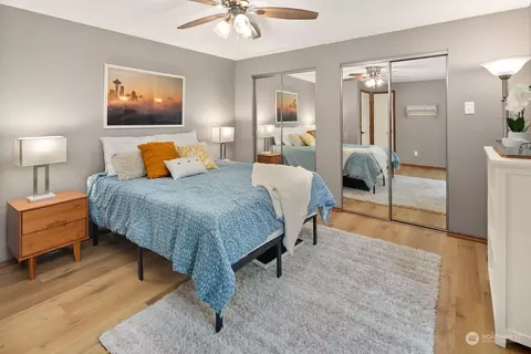 Bedroom - 23211 3rd Ave SE, Bothell, WA 98021 photo 1 of 4