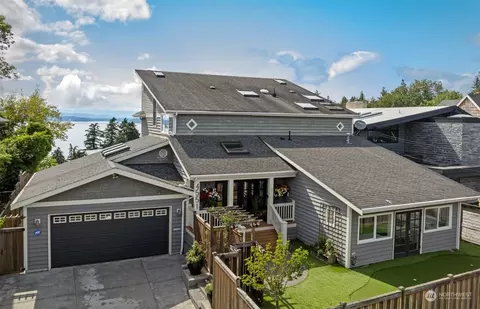 4551 51st Pl SW, Seattle, WA 98116