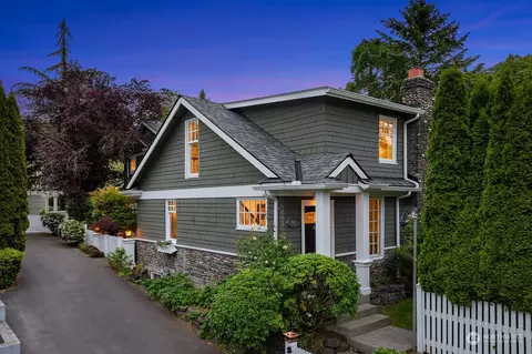 1918 Market St, Kirkland, WA 98033