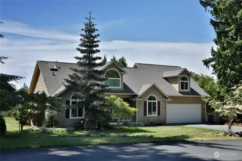 5690 Carie Ln, Freeland, WA 98249