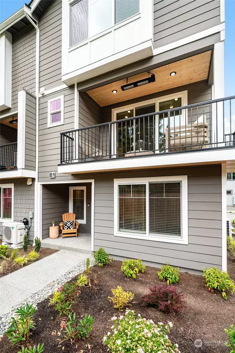 13730 Manor Way #C1, Lynnwood, WA 98087