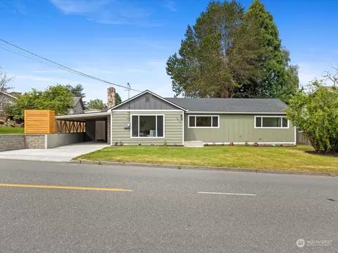 3812 Commercial Ave, Anacortes, WA 98221