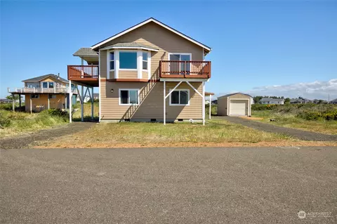458 Sea View St SW, Ocean Shores, WA 98569