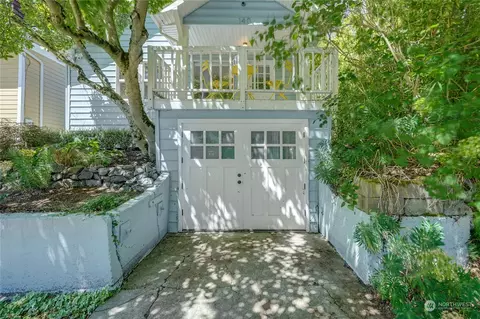 140 NE 55th St, Seattle, WA 98105