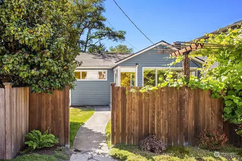 8555 17th Ave NW, Seattle, WA 98117
