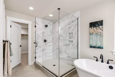 Bath - 9320 NE 173rd St, Bothell, WA 98011 photo 4 of 7