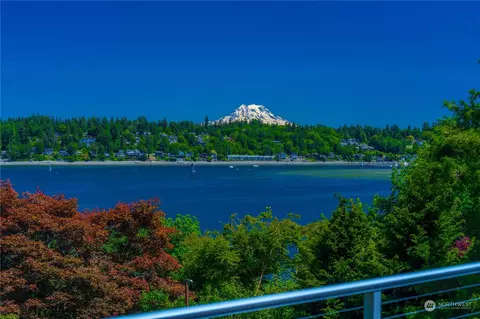 2018 Harbor View Dr NW, Olympia, WA 98502