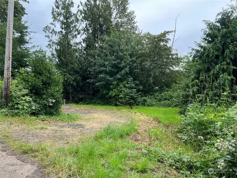 13 Mill Dr, Cathlamet, WA 98612