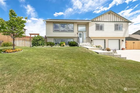 2409 Harvester Loop, East Wenatchee, WA 98802