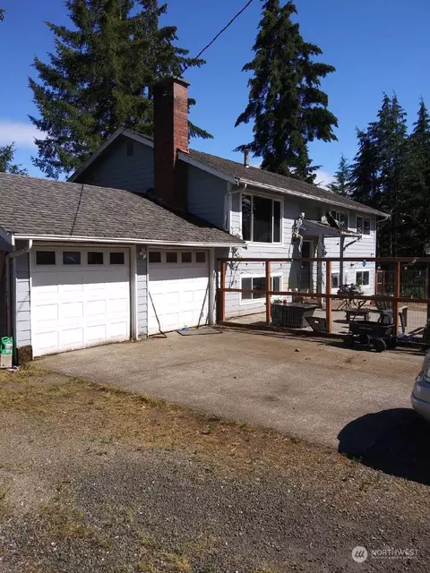 818 S 14th St, Shelton, WA 98584