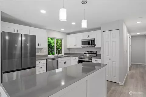 Kitchen - 16823 28th Dr SE, Bothell, WA 98012 photo 4 of 4