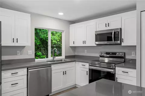 Kitchen - 16823 28th Dr SE, Bothell, WA 98012 photo 1 of 4