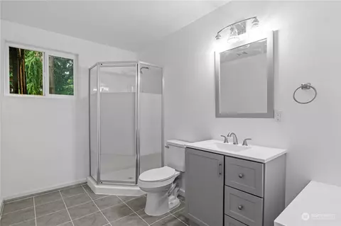 Bath - 16823 28th Dr SE, Bothell, WA 98012 photo 3 of 3