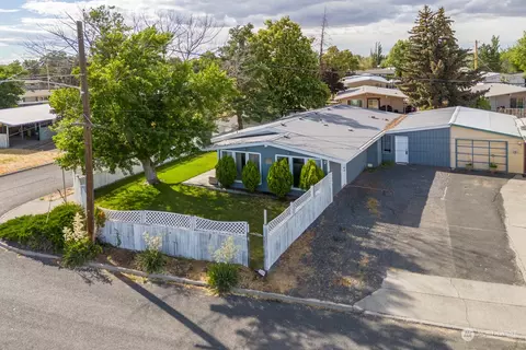 402 Dow Ave, Moses Lake, WA 98837