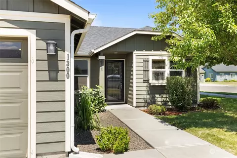 1300 SW Greeley St, College Place, WA 99324