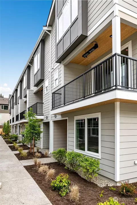 13730 Manor Way #C7, Lynnwood, WA 98087