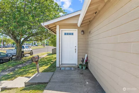 2133 Beech St, Longview, WA 98632 photo 2