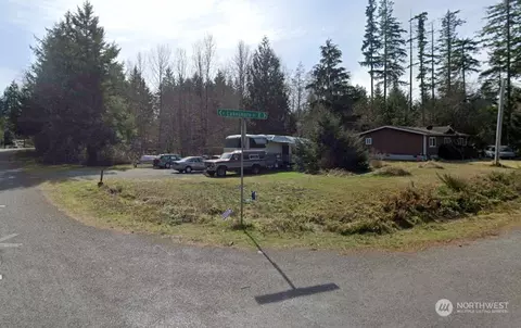 620 E Lakeshore Dr E, Shelton, WA 98584
