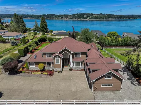 943 Gway Dr, Fox Island, WA 98333