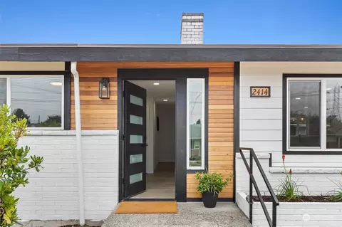 2414 S Dawson St, Seattle, WA 98108