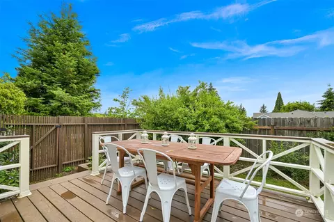 Exterior - 8564 Bender, Lynden, WA 98264 photo 4 of 12