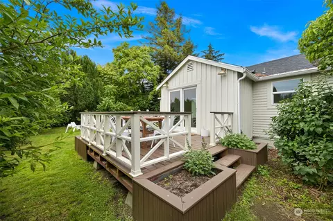 Exterior - 8564 Bender, Lynden, WA 98264 photo 5 of 12