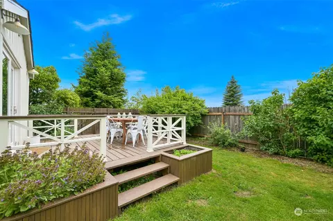 Exterior - 8564 Bender, Lynden, WA 98264 photo 6 of 12