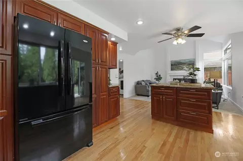 Kitchen - 2323 135th St SE, Mill Creek, WA 98012 photo 2 of 5