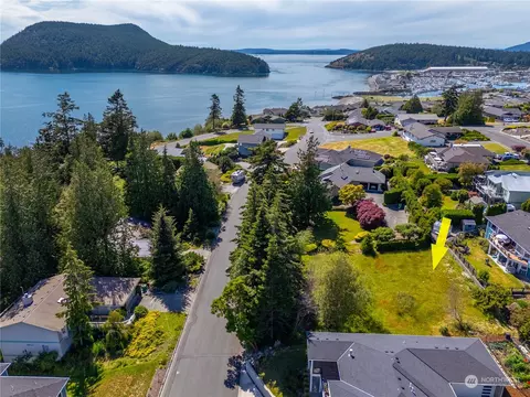 4610 Bryce Dr, Anacortes, WA 98221