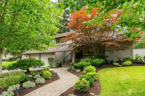 15609 NE 65th St, Redmond, WA 98052