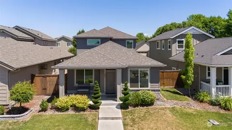607 SE Whimbrel Loop, College Place, WA 99324