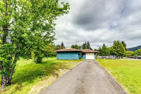 531 Trillium Ave, Forks, WA 98331