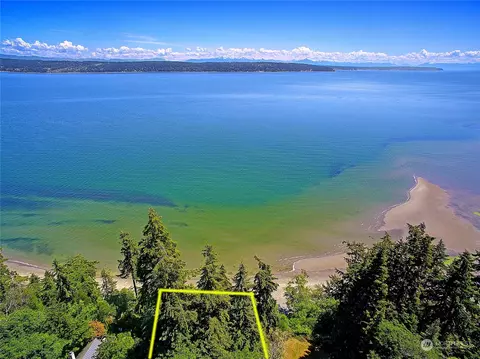 884 E Seabluff Ter, Coupeville, WA 98239