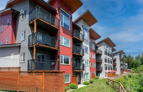 1882 Front St #401, Lynden, WA 98264