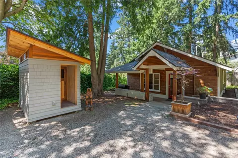 9707 Taylor St E, Edgewood, WA 98371