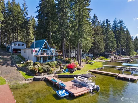 2901 E Mason Lake Dr E, Grapeview, WA 98546