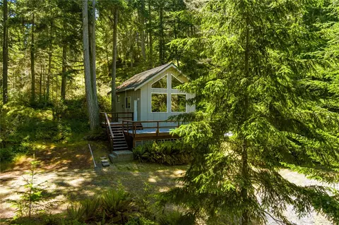 14737 Sky Island Ln, Anacortes, WA 98221