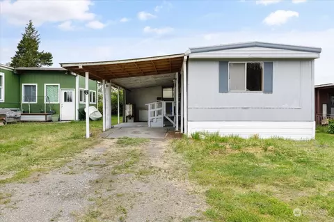 150 NE 7th Ave #8, Oak Harbor, WA 98277
