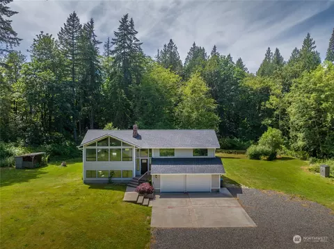1256 Woods Rd E, Port Orchard, WA 98366