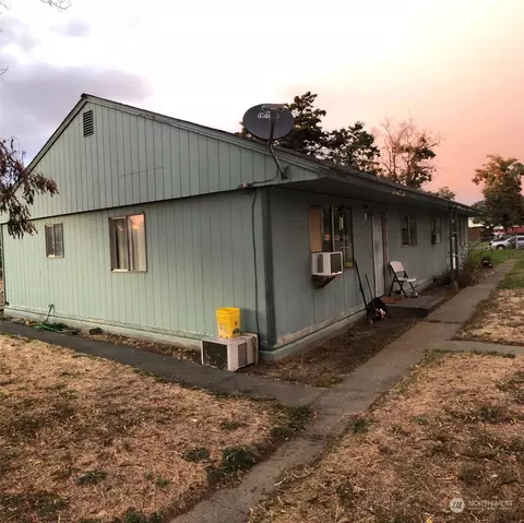 924 926 Lowry Dr, Moses Lake, WA 98837