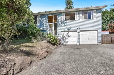 13504 90th Ave NE, Kirkland, WA 98034