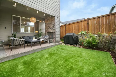 Exterior - 4427 235th Pl SE, Bothell, WA 98021 photo 2 of 4