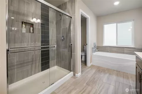 Bath - 4427 235th Pl SE, Bothell, WA 98021 photo 3 of 3