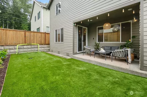 Exterior - 4427 235th Pl SE, Bothell, WA 98021 photo 3 of 4