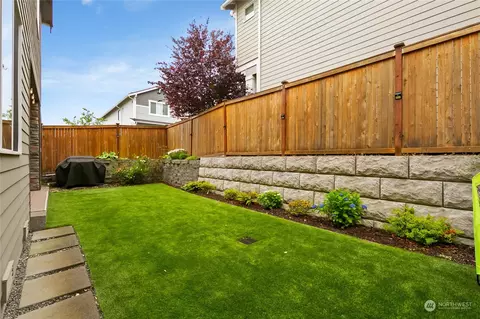 Exterior - 4427 235th Pl SE, Bothell, WA 98021 photo 4 of 4