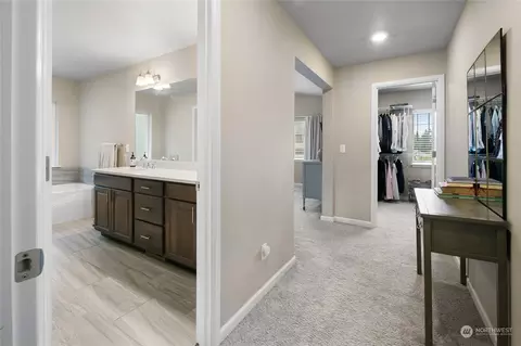 Entry Way - 4427 235th Pl SE, Bothell, WA 98021 photo 4 of 7