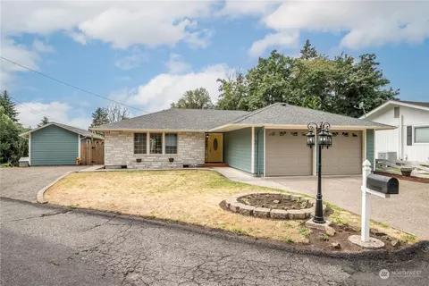 3 Crest Pl, Longview, WA 98632