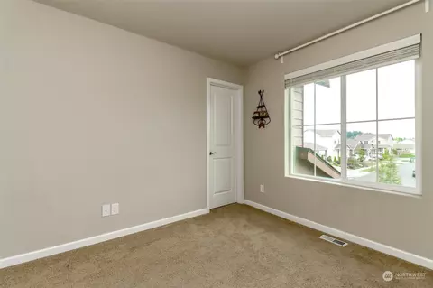 Bedroom - 205 Holdner Ln, Enumclaw, WA 98022 photo 4 of 12